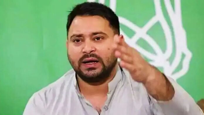तेजस्वी यादव सड़क हादसे में बाल-बाल बचे