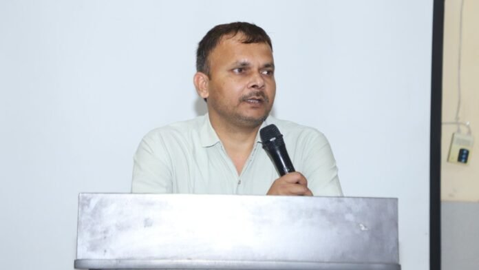 नीरज तिवारी